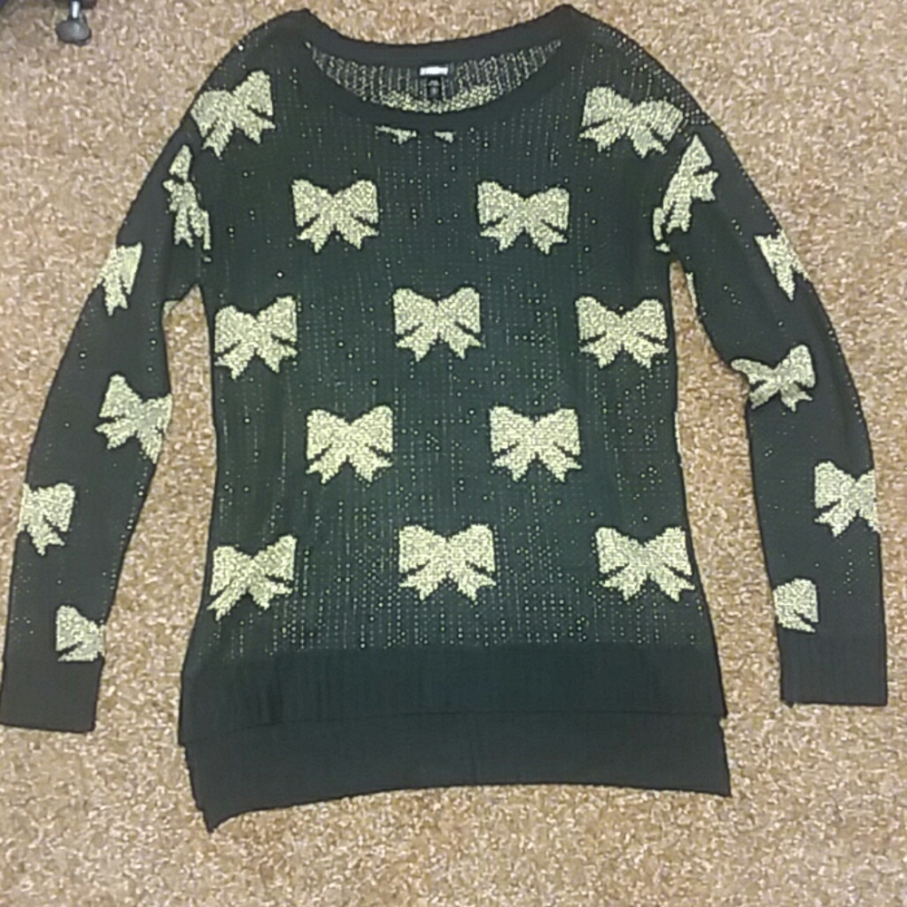 Juniors knit sweater